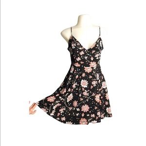American Eagle | Floral Fit & Flare Dress Lace Up Back Black & Pink •